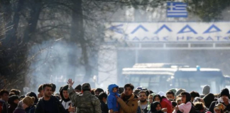 Над 100 хил. бежанци от Турция са насочени към границите с България и Гърция