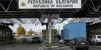 България може да задължи пристигащите от чужбина да имат поставена ваксина срещу КОВИД-19 за да влязат в страната
