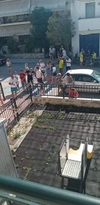 Опашка пред секцията в Неа Перамос