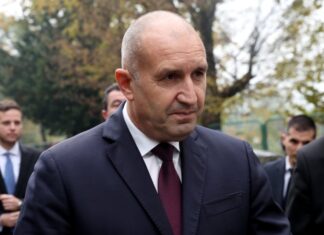 Индипендънт: Българските шпиони в Лондон са били свързани с Румен Радев