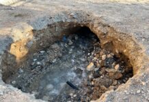 Пропадна улица и два автомобила в село Илинденци заради спукан водопровод