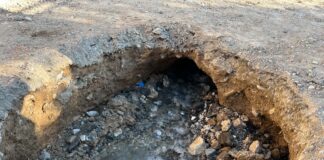 Пропадна улица и два автомобила в село Илинденци заради спукан водопровод