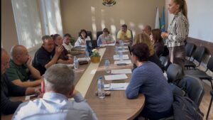 На комисиите в Общински съвет Струмяни 19 октомври. На заседанието на Общински съвет Струмяни през следващата седмица хората от селата в общината очакват техните избраници - общинските съветници да предприемат стъпки към оздравяване на общинската ВиК фирма, която поредна година стои без назначен управител и без ВиК лиценз.